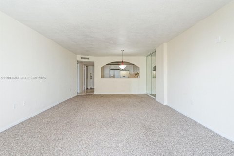 Купить кондоминиум в Авентура, Флорида 1 спальня, 99.03м2, № 1992968 - фото 12