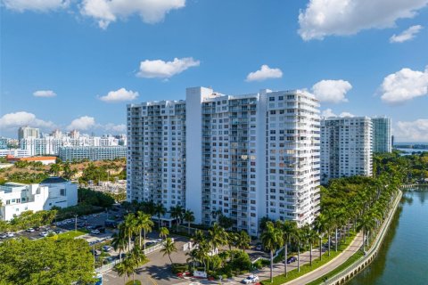 Купить кондоминиум в Авентура, Флорида 1 спальня, 99.03м2, № 1992968 - фото 2