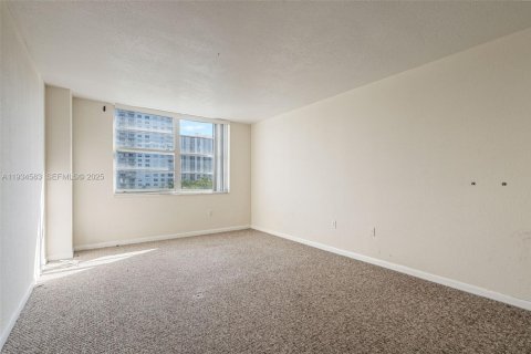 Купить кондоминиум в Авентура, Флорида 1 спальня, 99.03м2, № 1992968 - фото 16