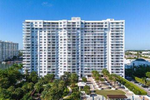 Купить кондоминиум в Авентура, Флорида 1 спальня, 99.03м2, № 1992968 - фото 25