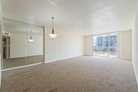 Купить кондоминиум в Авентура, Флорида 1 спальня, 99.03м2, № 1992968 - фото 8