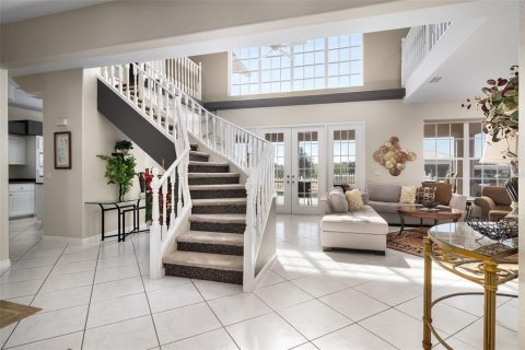 House in Port Charlotte, Florida 7 bedrooms, 526.94 sq.m. № 1721578 - photo 6