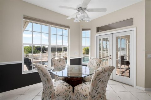 House in Port Charlotte, Florida 7 bedrooms, 526.94 sq.m. № 1721578 - photo 12