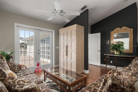 House in Port Charlotte, Florida 7 bedrooms, 526.94 sq.m. № 1721578 - photo 21