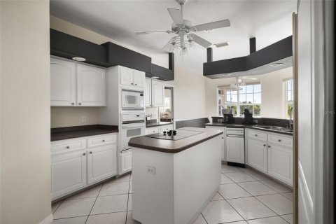 House in Port Charlotte, Florida 7 bedrooms, 526.94 sq.m. № 1721578 - photo 11