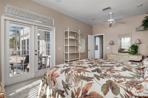 House in Port Charlotte, Florida 7 bedrooms, 526.94 sq.m. № 1721578 - photo 14