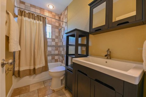 Villa ou maison à louer à Saint Petersburg, Floride: 4 chambres, 271 m2 № 1843799 - photo 7