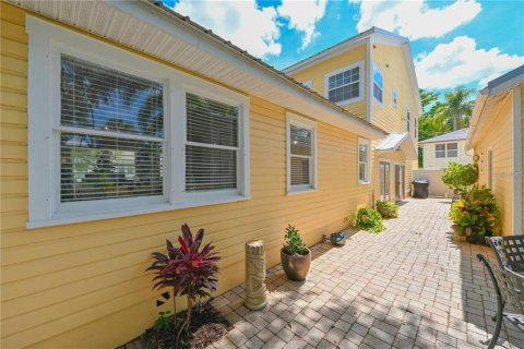 Villa ou maison à louer à Saint Petersburg, Floride: 4 chambres, 271 m2 № 1843799 - photo 25