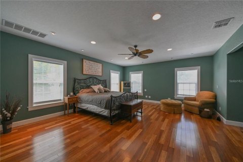 Villa ou maison à louer à Saint Petersburg, Floride: 4 chambres, 271 m2 № 1843799 - photo 8
