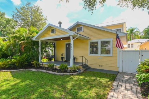Villa ou maison à louer à Saint Petersburg, Floride: 4 chambres, 271 m2 № 1843799 - photo 1