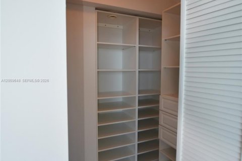Copropriété à louer à Miami, Floride: 3 chambres, 131.55 m2 № 2158070 - photo 15