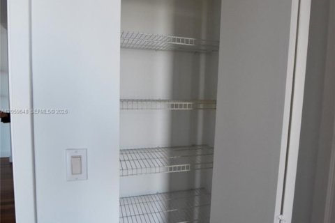 Copropriété à louer à Miami, Floride: 3 chambres, 131.55 m2 № 2158070 - photo 10
