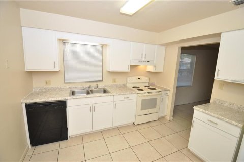 Appartement à louer à Lakeland, Floride: 2 chambres, 77.57 m2 № 2321314 - photo 5