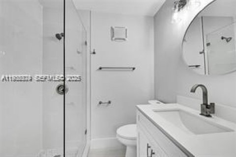 Снять в аренду таунхаус в Помпано-Бич, Флорида 2 спальни, 94.57м2, № 1994858 - фото 13