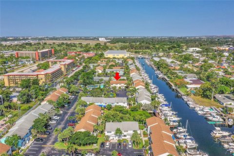 Снять в аренду таунхаус в Помпано-Бич, Флорида 2 спальни, 94.57м2, № 1994858 - фото 22