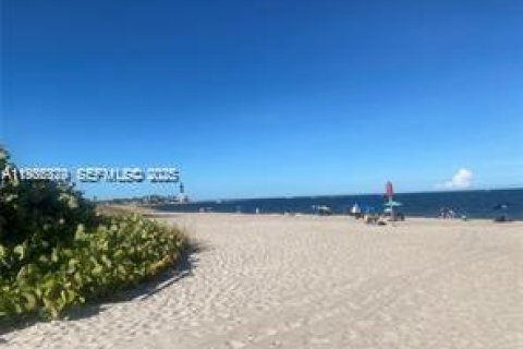 Снять в аренду таунхаус в Помпано-Бич, Флорида 2 спальни, 94.57м2, № 1994858 - фото 27