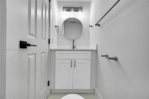 Снять в аренду таунхаус в Помпано-Бич, Флорида 2 спальни, 94.57м2, № 1994858 - фото 9