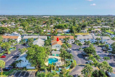 Снять в аренду таунхаус в Помпано-Бич, Флорида 2 спальни, 94.57м2, № 1994858 - фото 18