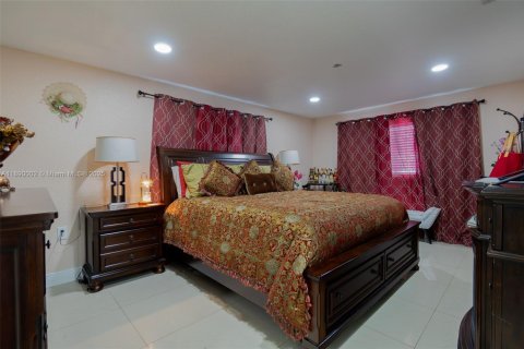 Casa en venta en West Palm Beach, Florida, 3 dormitorios, 98.1 m2 № 1946313 - foto 12