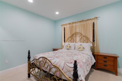 Casa en venta en West Palm Beach, Florida, 3 dormitorios, 98.1 m2 № 1946313 - foto 10