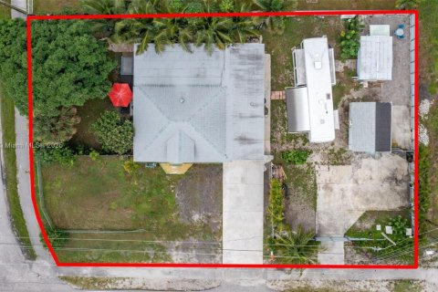 Casa en venta en West Palm Beach, Florida, 3 dormitorios, 98.1 m2 № 1946313 - foto 18