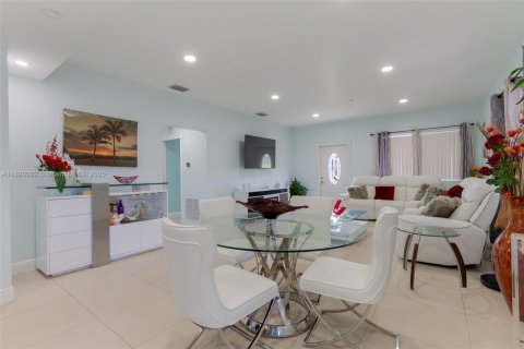 Casa en venta en West Palm Beach, Florida, 3 dormitorios, 98.1 m2 № 1946313 - foto 6