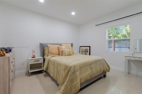 Casa en venta en West Palm Beach, Florida, 3 dormitorios, 98.1 m2 № 1946313 - foto 11