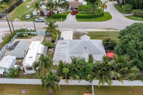 Casa en venta en West Palm Beach, Florida, 3 dormitorios, 98.1 m2 № 1946313 - foto 17
