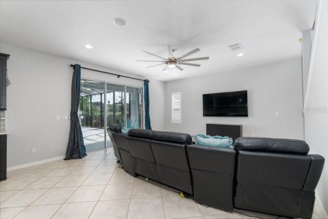 House in Clermont, Florida 5 bedrooms, 258.08 sq.m. № 1833051 - photo 11