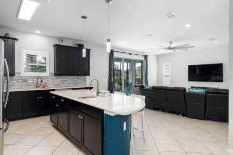 House in Clermont, Florida 5 bedrooms, 258.08 sq.m. № 1833051 - photo 15