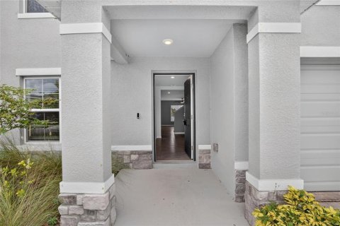 House in Wimauma, Florida 5 bedrooms, 248.42 sq.m. № 2317447 - photo 4