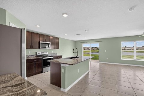 House in Wimauma, Florida 5 bedrooms, 248.42 sq.m. № 2317447 - photo 7