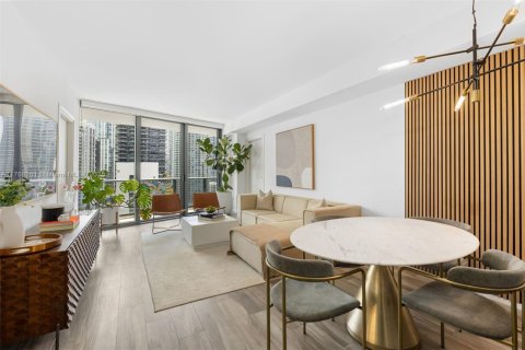 Condominio en Miami, Florida, 2 dormitorios  № 2013075