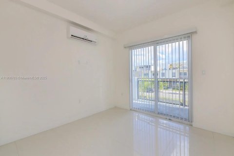Apartamento en alquiler en Homestead, Florida, 2 dormitorios, 109.25 m2 № 2076865 - foto 9
