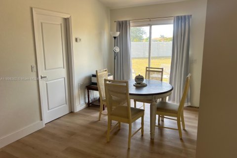 Villa ou maison à vendre à Port Charlotte, Floride: 2 chambres, 91.79 m2 № 1950313 - photo 5