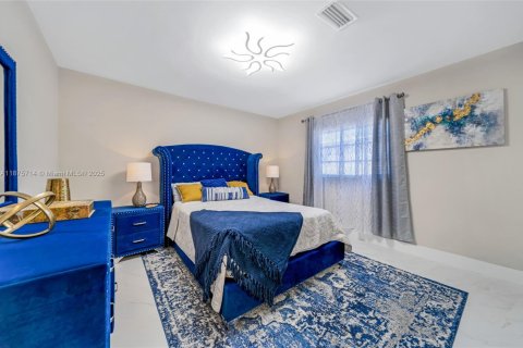 Casa en alquiler en Lauderdale-by-the-Sea, Florida, 4 dormitorios, 257.34 m2 № 1926701 - foto 17