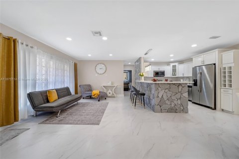 Casa en alquiler en Lauderdale-by-the-Sea, Florida, 4 dormitorios, 257.34 m2 № 1926701 - foto 25