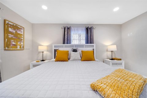 Casa en alquiler en Lauderdale-by-the-Sea, Florida, 4 dormitorios, 257.34 m2 № 1926701 - foto 23