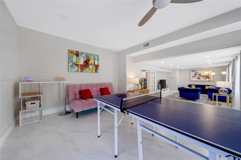 Casa en alquiler en Lauderdale-by-the-Sea, Florida, 4 dormitorios, 257.34 m2 № 1926701 - foto 7