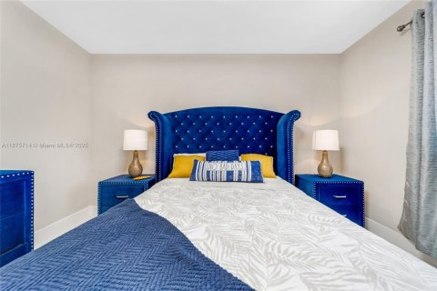 Casa en alquiler en Lauderdale-by-the-Sea, Florida, 4 dormitorios, 257.34 m2 № 1926701 - foto 19