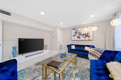 Casa en alquiler en Lauderdale-by-the-Sea, Florida, 4 dormitorios, 257.34 m2 № 1926701 - foto 15