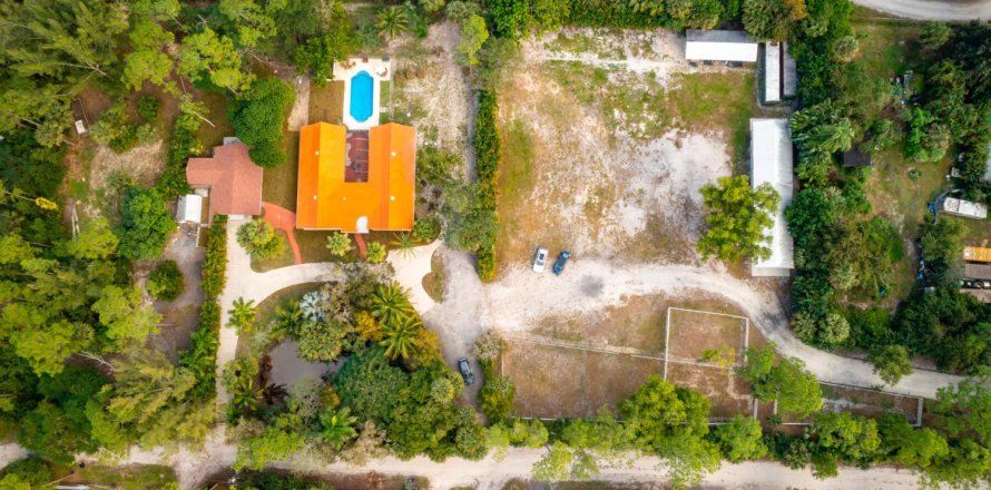 House in Loxahatchee Groves, Florida 4 bedrooms, 306.21 sq.m. № 892202