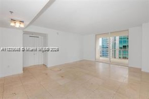 Condo in Miami, Florida, 2 bedrooms № 1895774 - photo 2