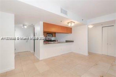 Condo in Miami, Florida, 2 bedrooms № 1895774 - photo 22