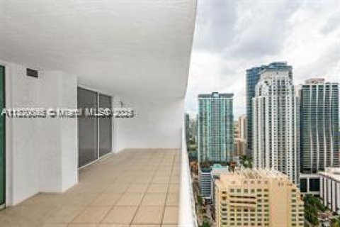 Condo in Miami, Florida, 2 bedrooms № 1895774 - photo 29