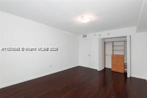 Condo in Miami, Florida, 2 bedrooms № 1895774 - photo 15