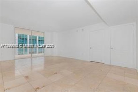 Condo in Miami, Florida, 2 bedrooms № 1895774 - photo 14