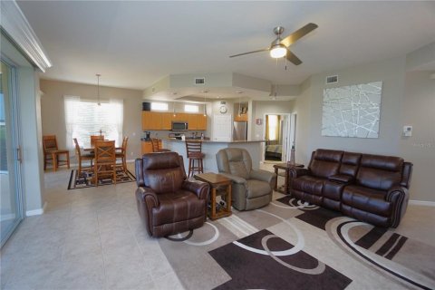 Copropriété à vendre à Punta Gorda, Floride: 3 chambres, 174.93 m2 № 2434815 - photo 7