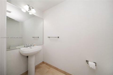 Copropriété à louer à Miami, Floride: 1 chambre, 89.46 m2 № 2050153 - photo 14