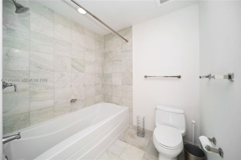 Copropriété à louer à Miami, Floride: 1 chambre, 89.46 m2 № 2050153 - photo 9